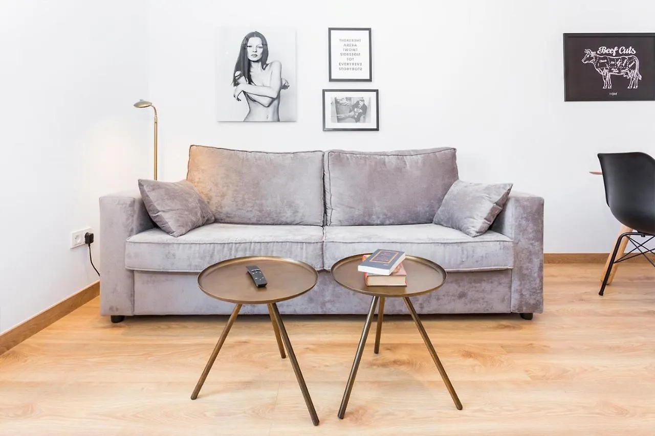 Cozy Apartment Close To Passeig De Gracia Βαρκελώνη