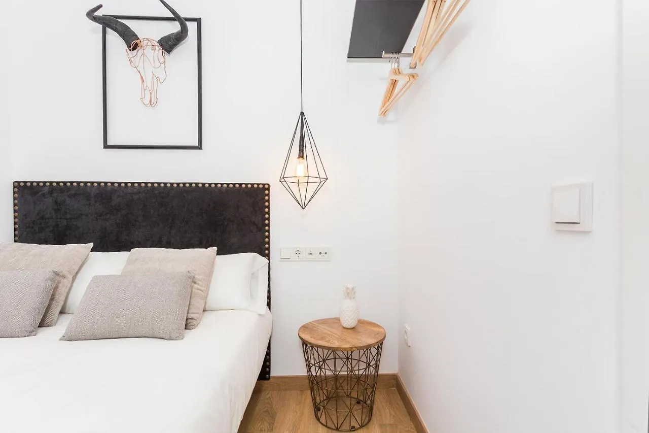 Cozy Apartment Close To Passeig De Gracia Βαρκελώνη